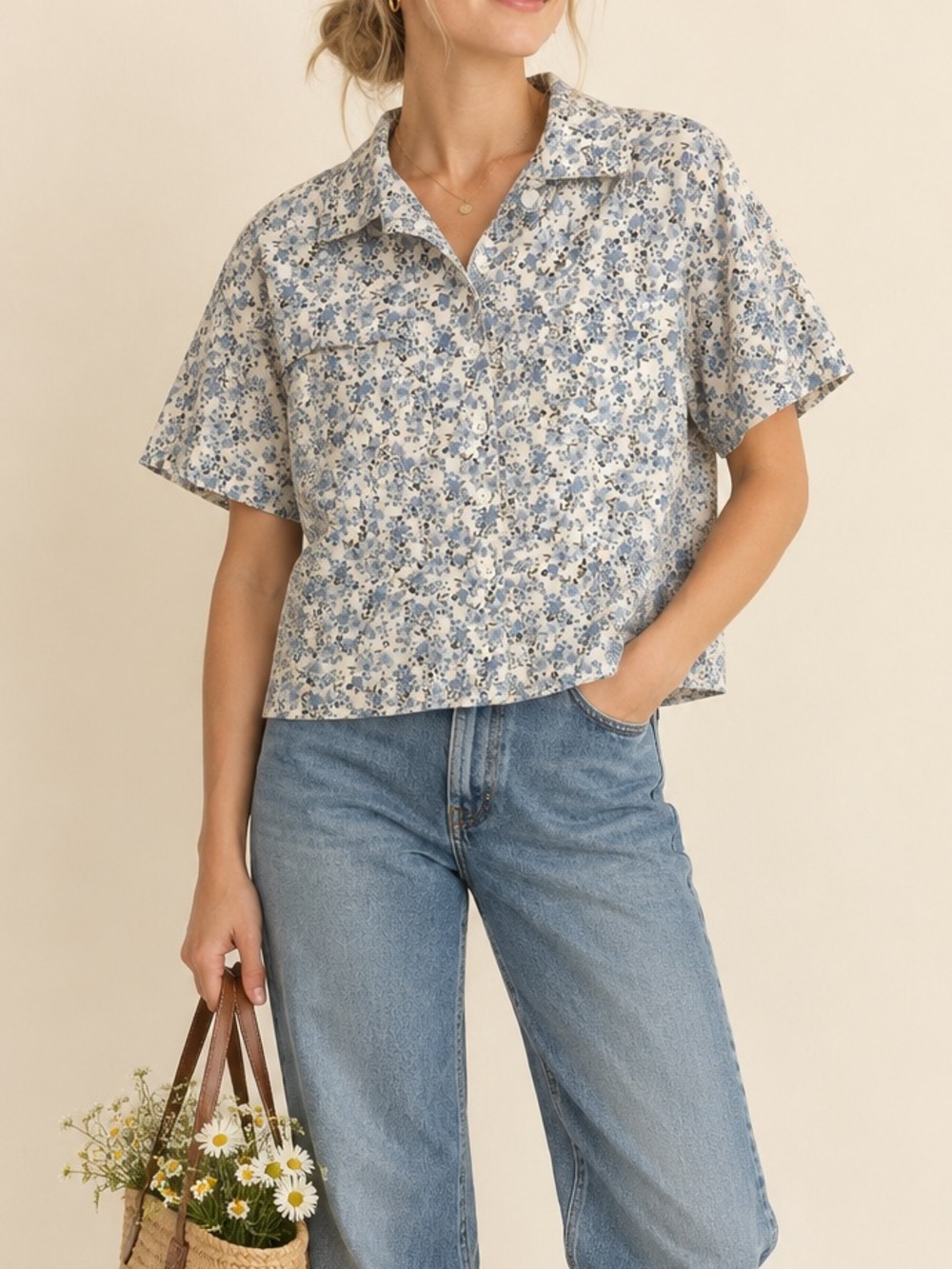 Vintage Erika & Co. Short Sleeve Button Down Ditsy Floral Shirt Small